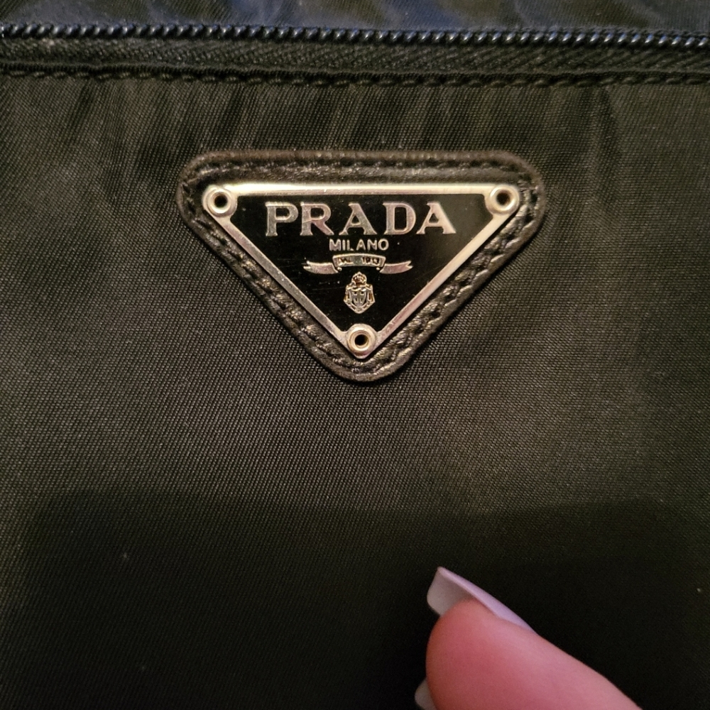Prada Leather and Nylon bag - Picture 3 of 14
